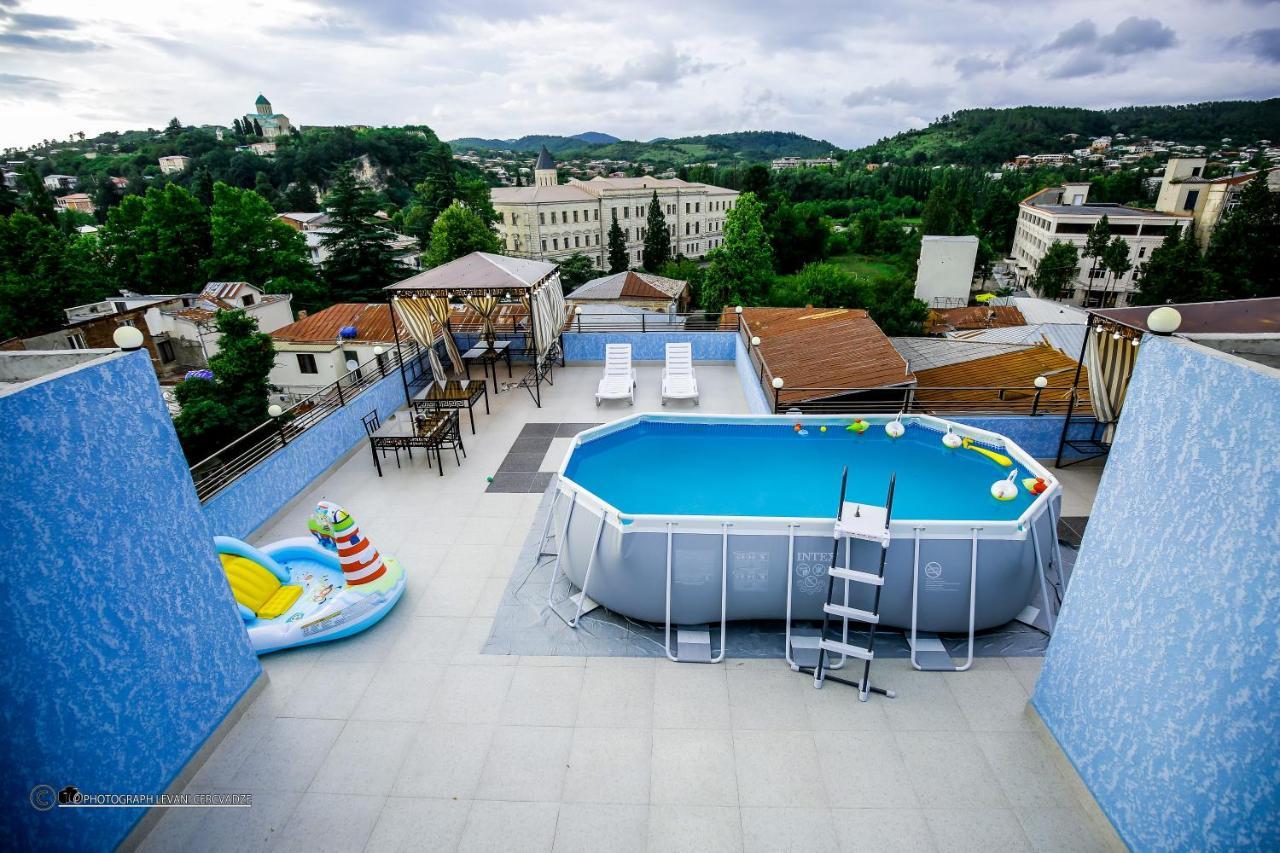 Hotel Balcony Koetaisi Buitenkant foto